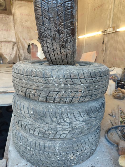 Резина зимняя . На 14