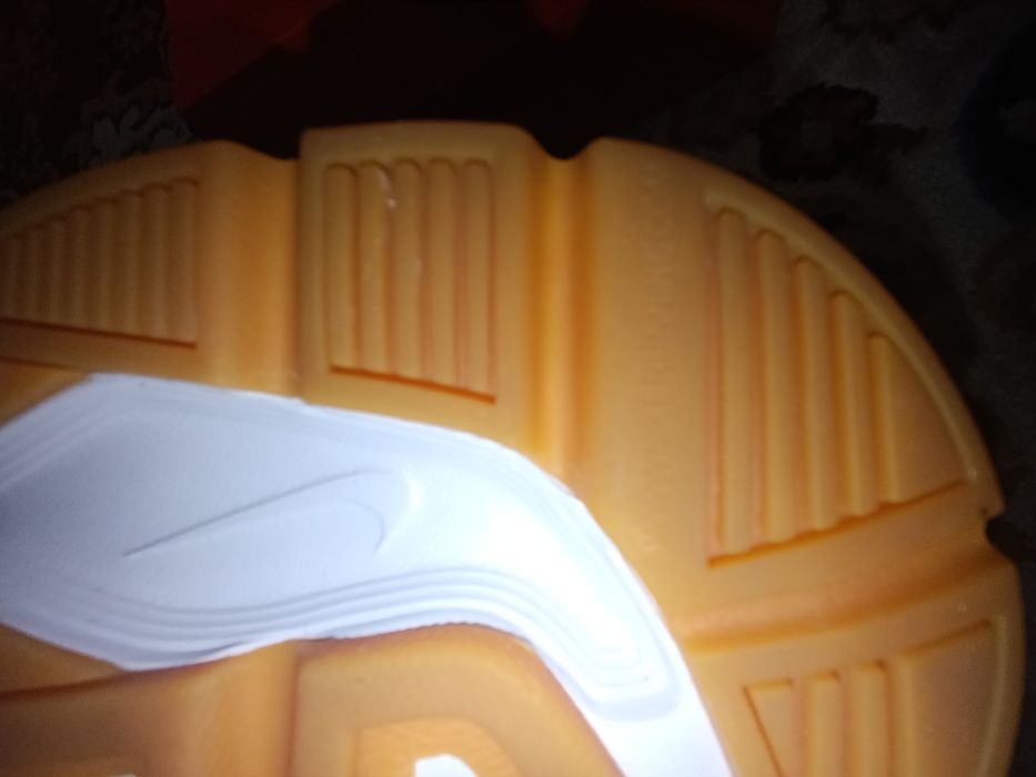 Nike initiator продаються