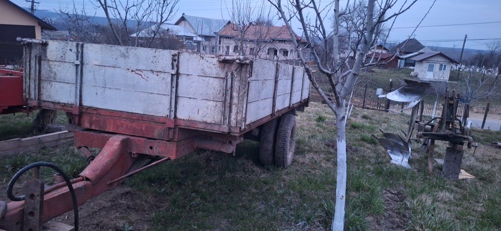 Remorca basculabila 3 parti