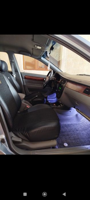 Продается автомобиль Lacetti 1.8