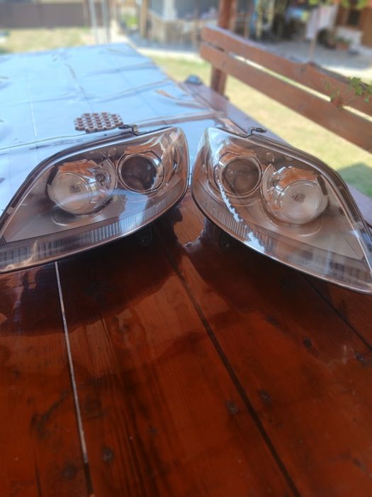 Vand 2 faruri golf 5+ cu xenon