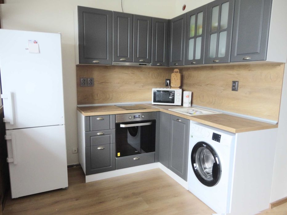 Дава се под наем Двустаен апартамент в Божурище - 70 кв.м за 331.5 € - Снимка #1