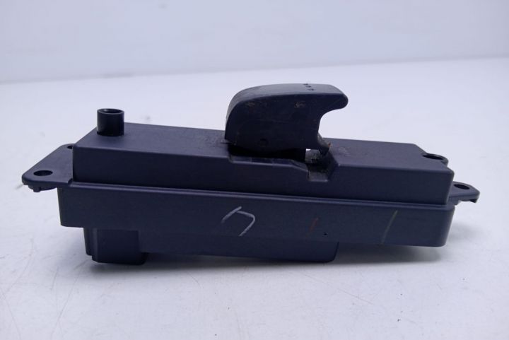 Buton geam  electric dreapta fata   BP4K66370 Mazda 3 BK