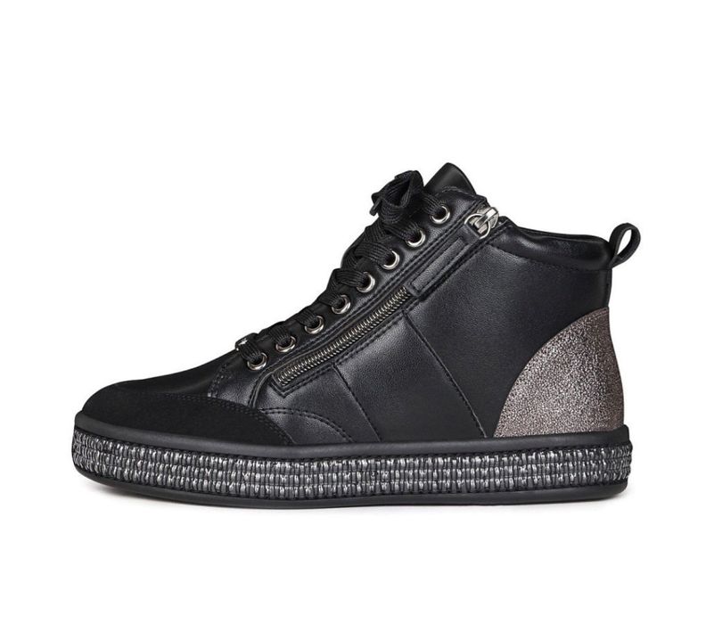 Продам НОВЫЕ осенние ботинки