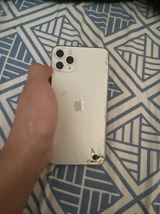 Продам аифон 11 про мах
