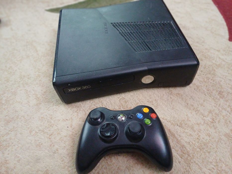 Продам xbox 360 срочна торг есть  playstation/xbox