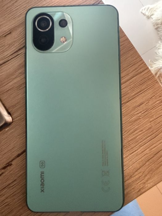 Mi 11 Lite ecran mare baterie un model fara  cont un model reusit
