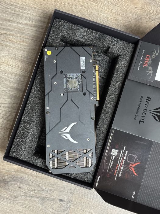 Видеокарта Sapphire Pulse RX 5700 XT u PowerColor Red Devil RX 5700 XT