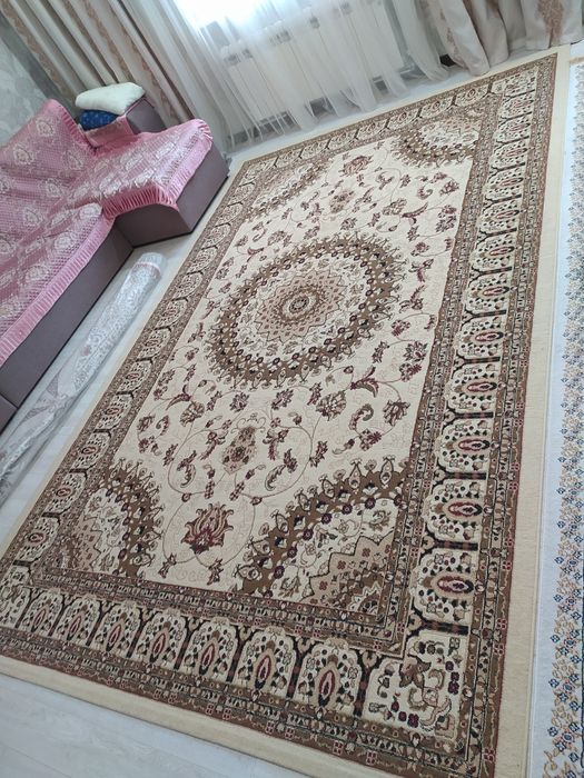 Продам ковер 2.5х4, 2х3, 1.7х.2.5