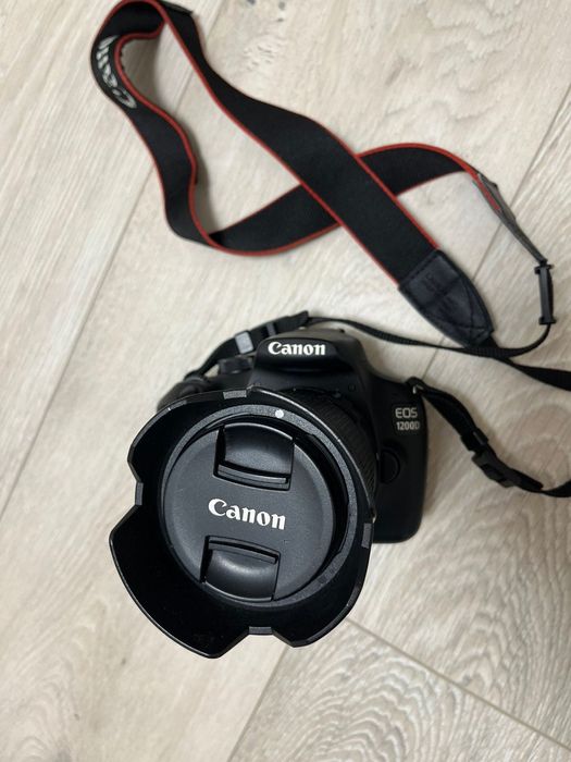 Фотоапарат Canon EOS 1200D