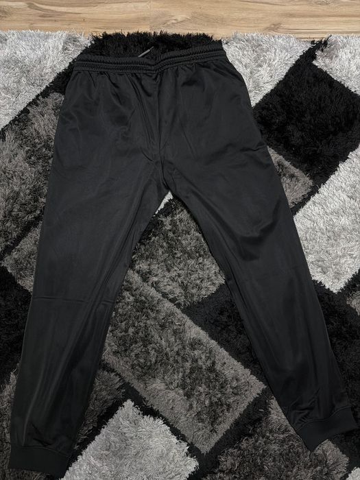 EA7 панталон нов Luda