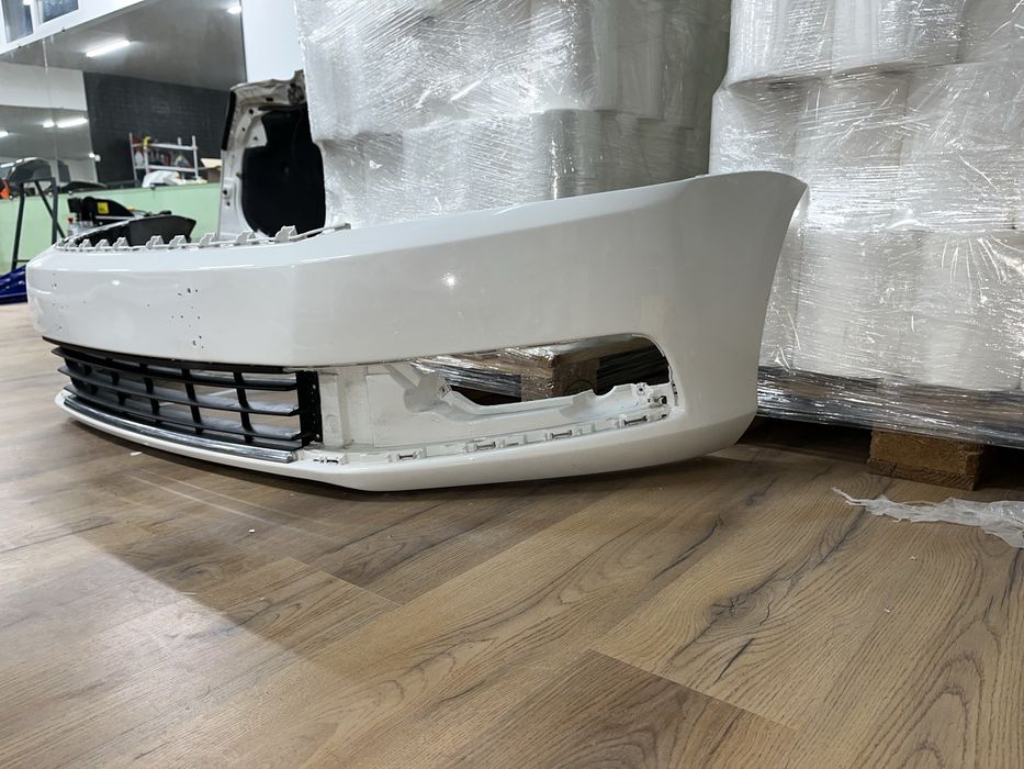 Предна броня за Passat b7