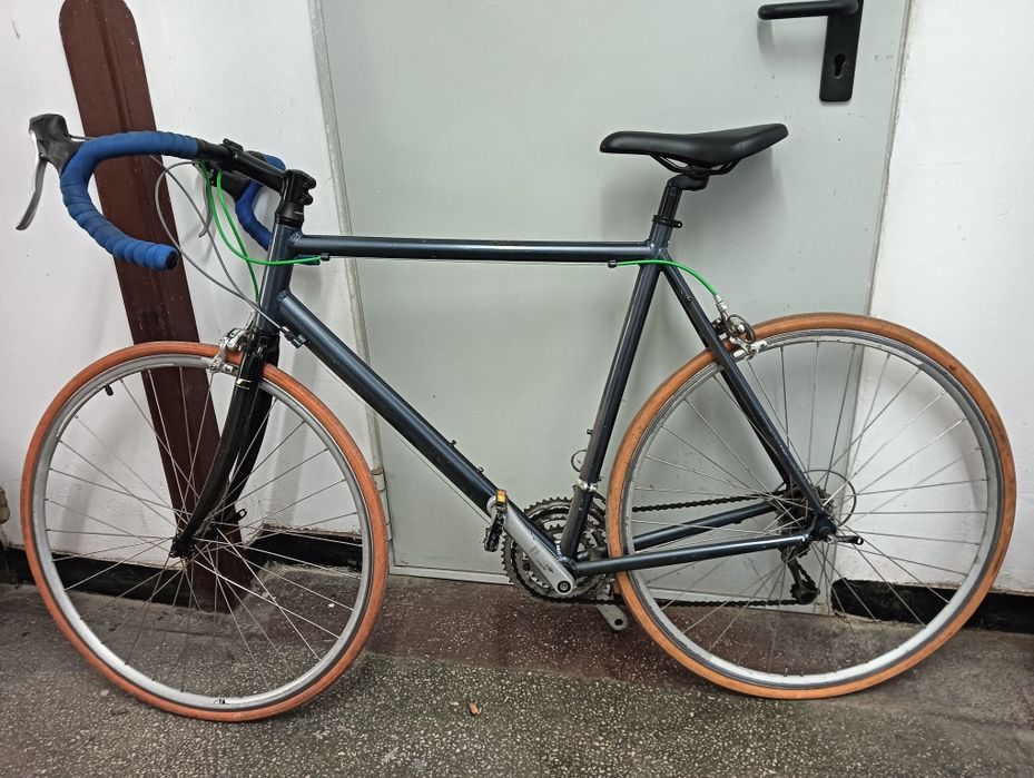 Vând bicicleta de oraș