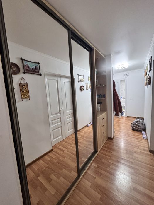 Продам шкаф купейный, большой.