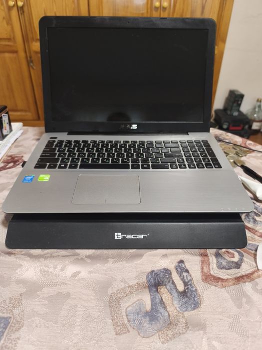 Лаптоп ASUS 15инча
