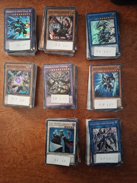 Vând cărți de  colectie yu-gi-oh