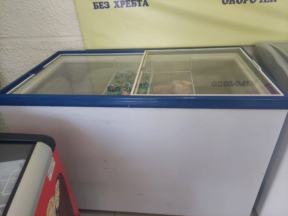 Продам морозильные витрины.