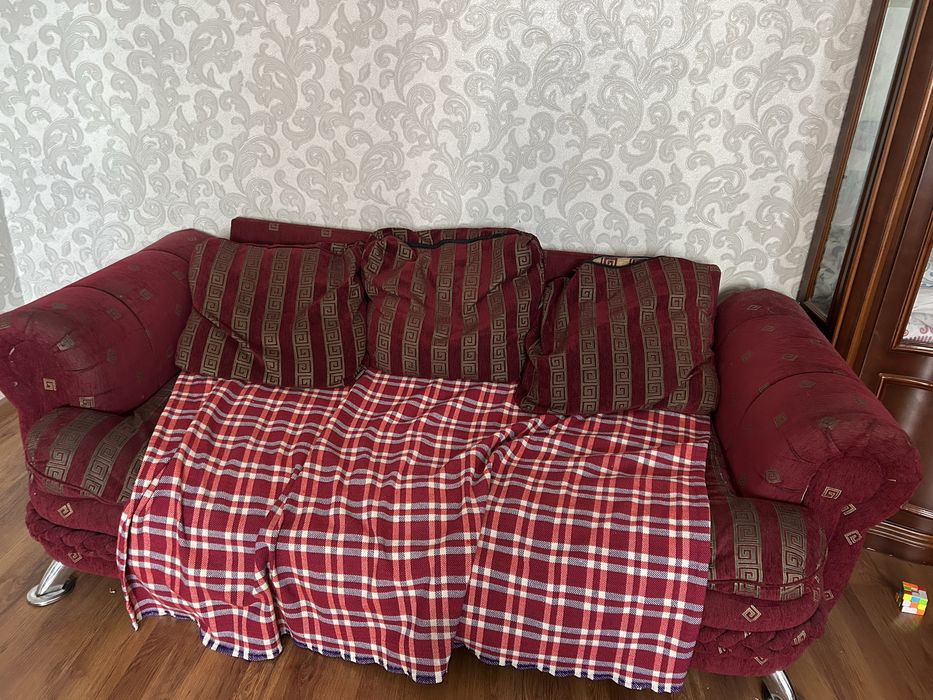 Диван бесплатно.