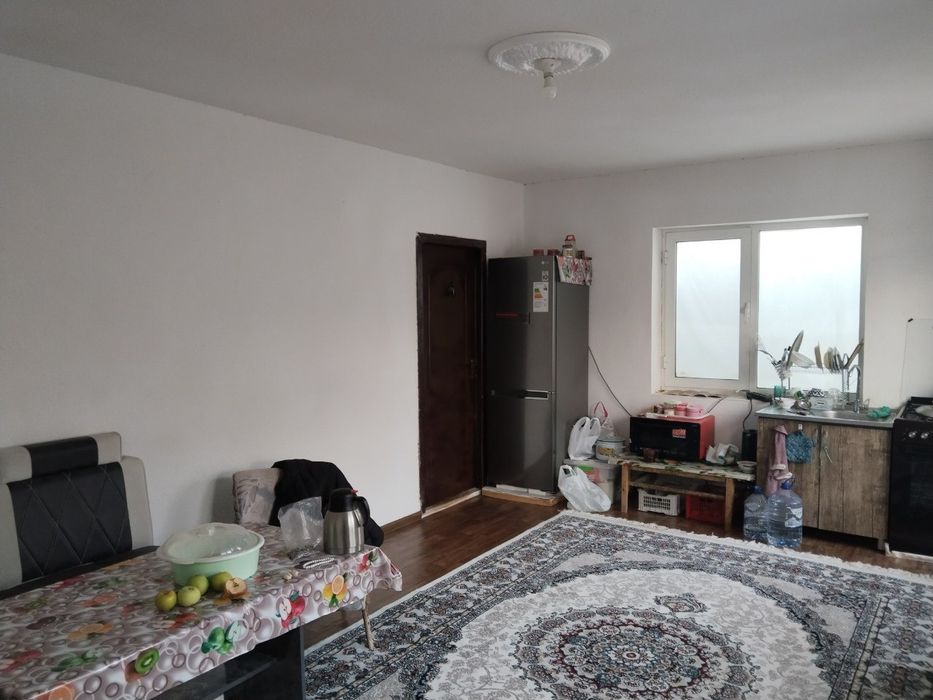 Uy sotiladi Qibray Baitqorgonda 3.5sotik 2xona.