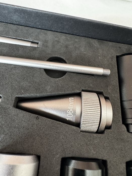 Nd Yag лазер за карбонов пилинг и премахване на перманент/татуировки