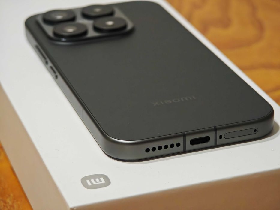 Нов Xiaomi 17 12/256 черен; 6.3" ; Leica 3x50mpx; 7000mAh