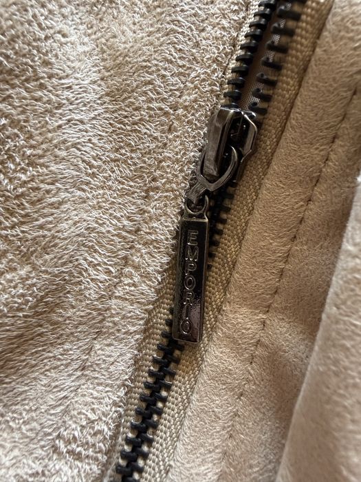 E.A. Emporio бежово яке велурен ефект размер L/XL