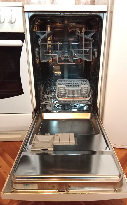 Хлад. Whirpool, съдомиялна Elektrolux, готв. печка Amica -  Обща цена.