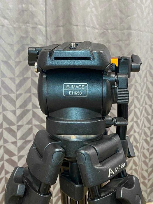 Статив с видео глава