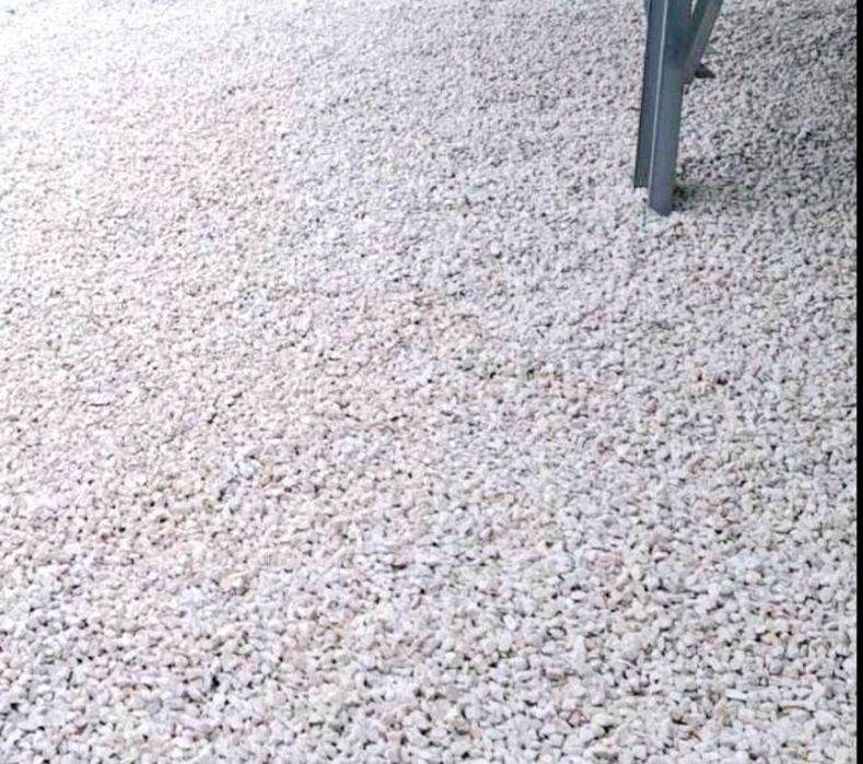 Доставка бял трошен камък(камъчета)за украса декорация на градинки