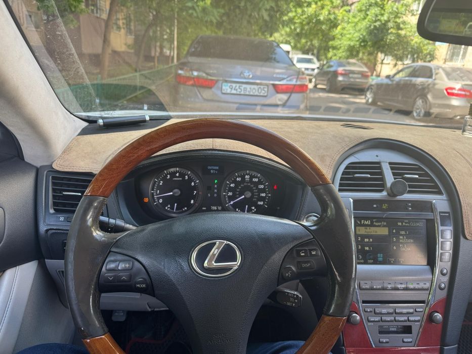 Автомобиль Лексус ЕS 350
2007 год