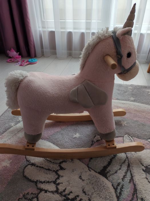 Люлеещо детско конче еднорог
