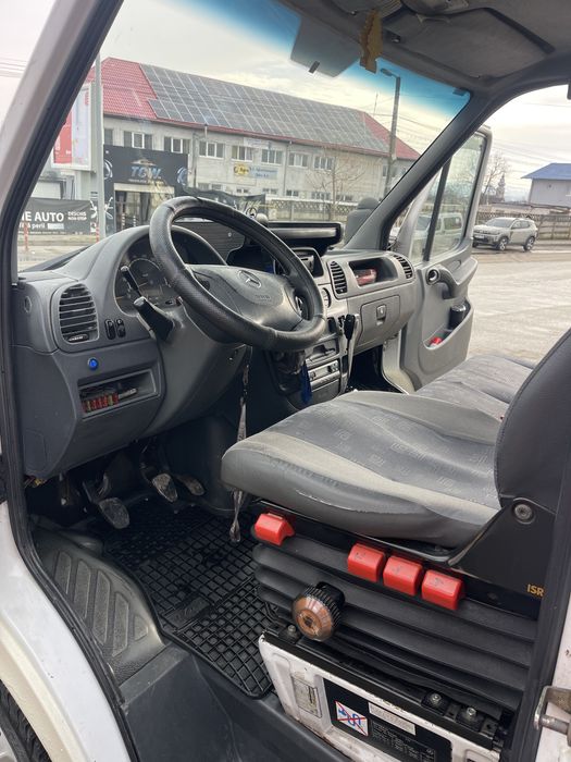 Autoplatforma mercedes sprinter