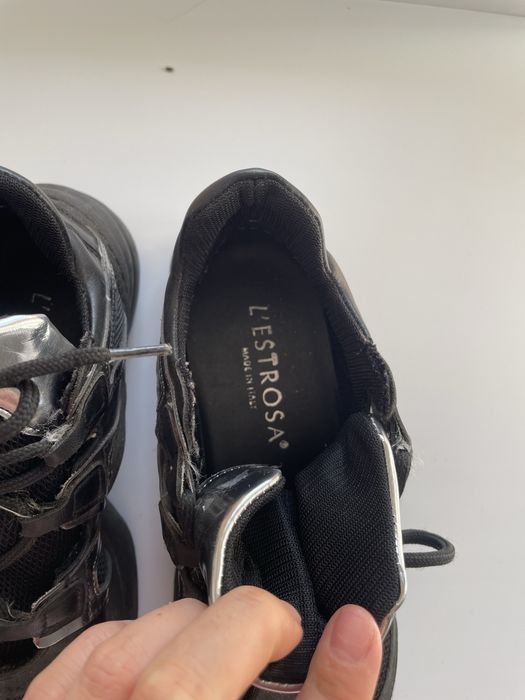 Продам кроссовки черные 36 размер