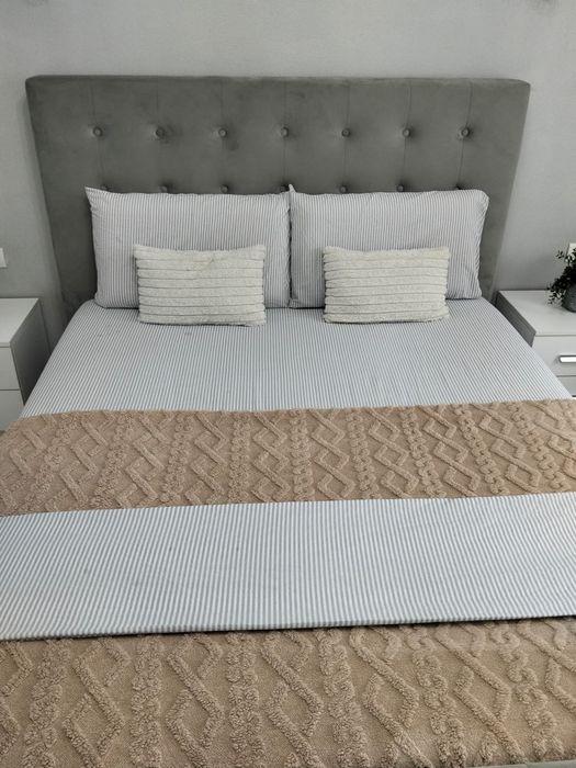 Pat tapițat matrimonial