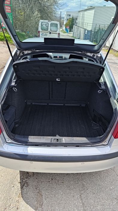 Skoda Octavia 1.6FSI 115кс 180180км 1ви Собственик Обслужена Michelin