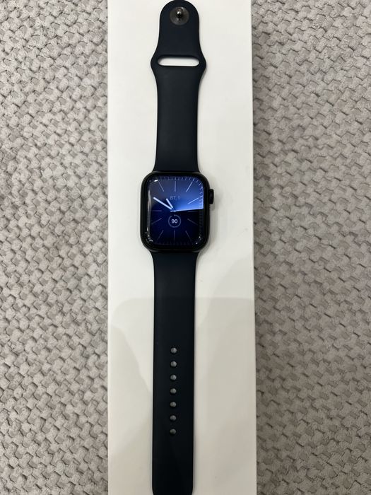 Продам Apple Watch 7
