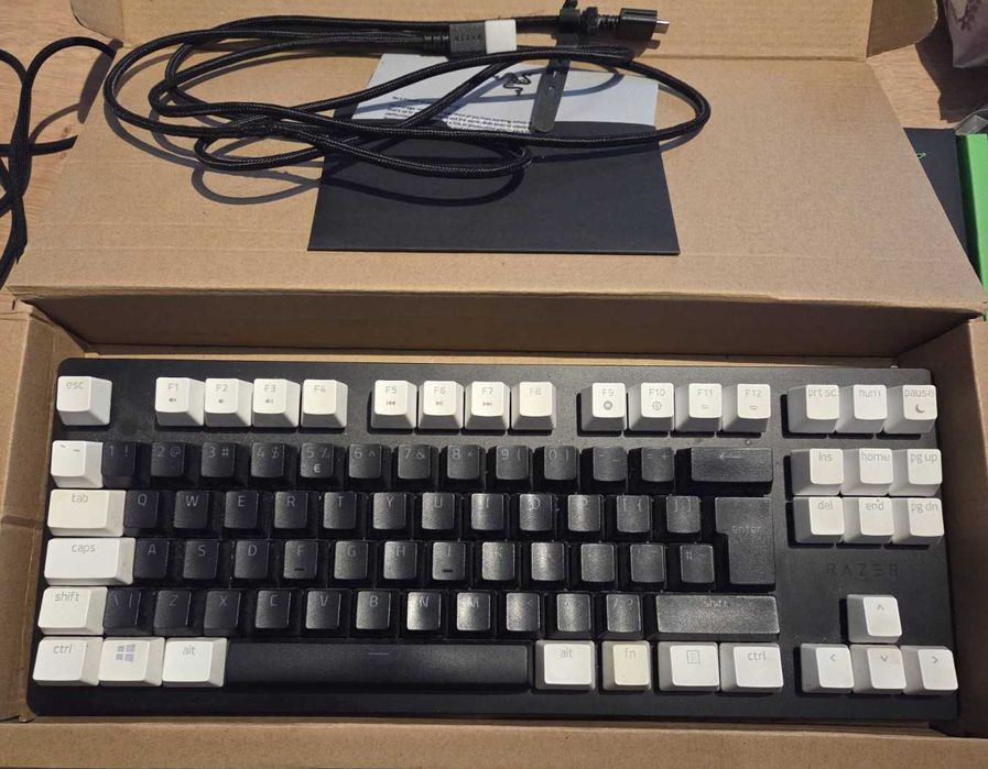 Механичн клавиатура - Razer Huntsman Tournament Edition