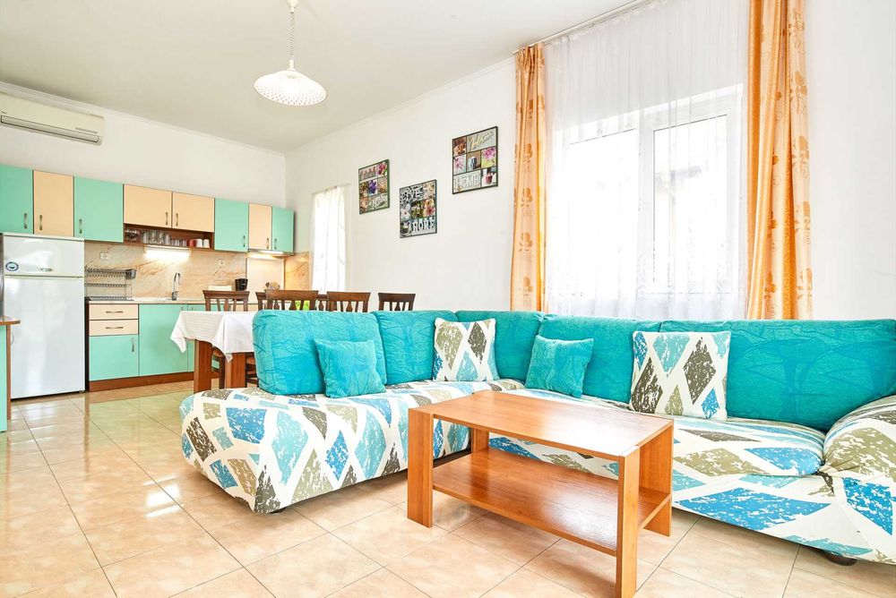 Green Life Villas – Комплекс от 3 вили с басейн до Бургас
