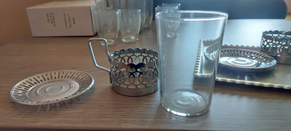 Продавам сервизи