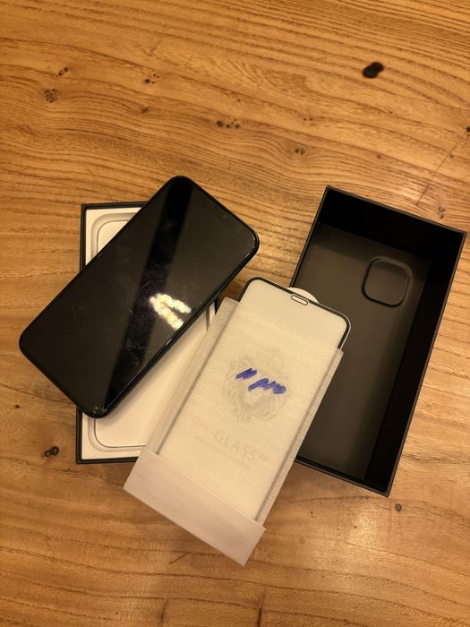 iPhone 11 Pro, 256GB, Midnight Green