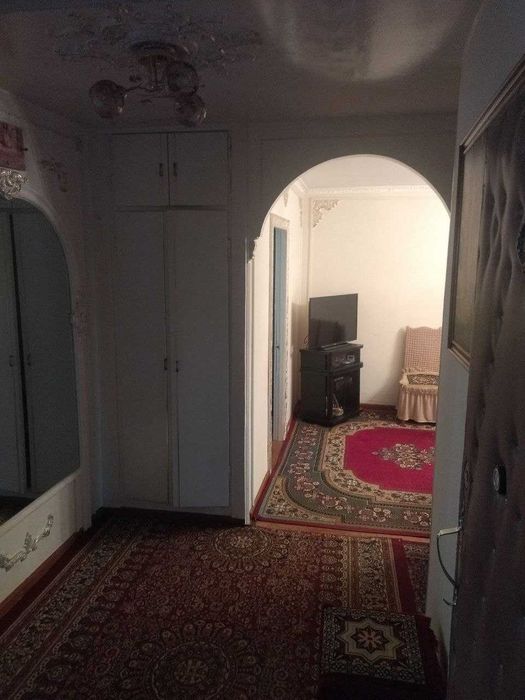 Квартира сотилади 4 хонали.