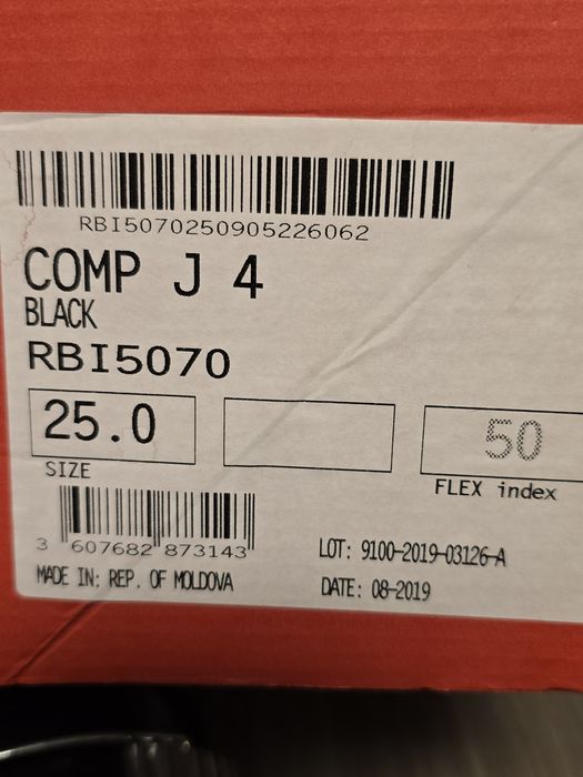 Vând clăpari Rossignol Comp Junior mondo 25