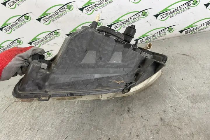 Far dreapta 89029770 Dacia Logan 2006 1.4 MT (75 hp)