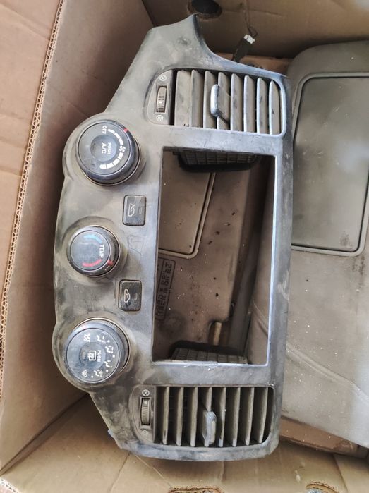 КИА LOTZE центральный консоль