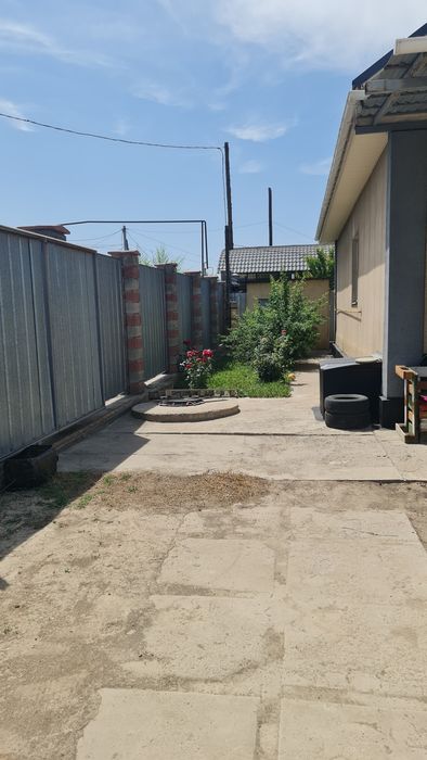 Продам дом и общежитие на одном участке