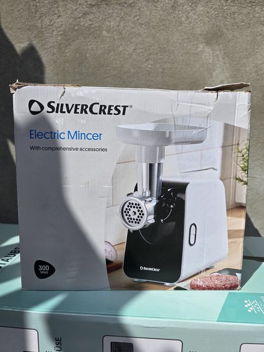Mașină de tocat carne electrică SilverCrest 300W, cu accesorii incluse