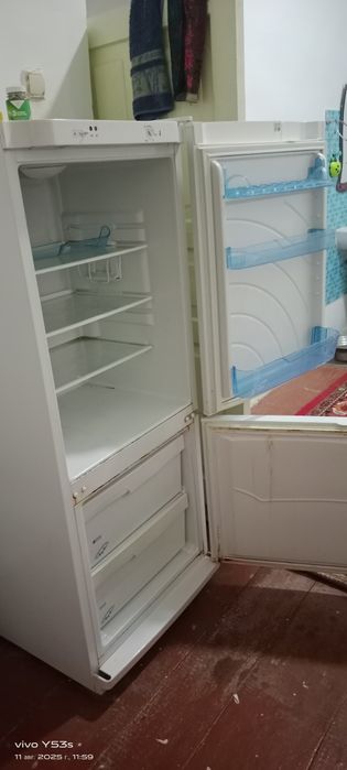 Холодильник двухкамерный