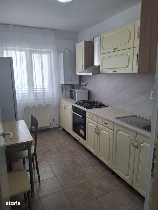Apartament 2 camere, balcon, mobilat, parter