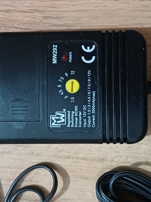 Incarcator alimentator auto reglabil 1,5 - 12v in stare foarte buna