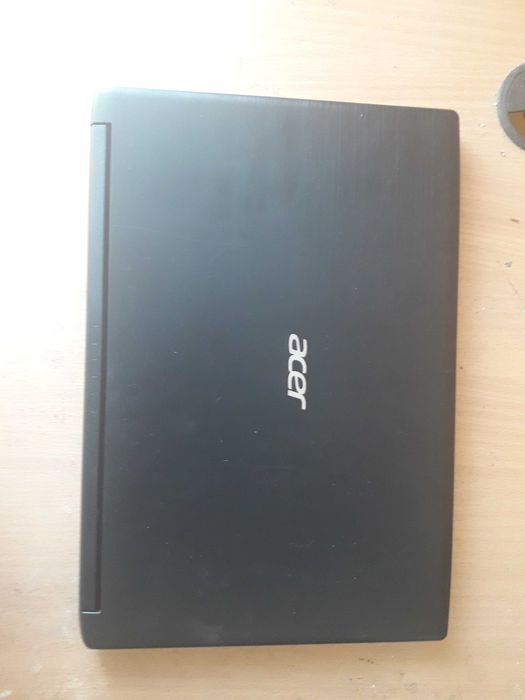 Acer I5 Gen 8 sad 8 gb ddram 4 15.6 full hd baterie 2 ore
